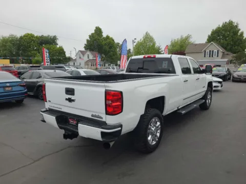More photos of 2016 CHEVROLET SILVERADO 2500 HIGH COUNTRY at Fast Lane Autos, IN