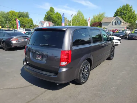 More photos of 2015 DODGE GRAND CARAVAN SE at Fast Lane Autos, IN