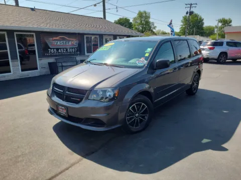Gray 2015 DODGE GRAND CARAVAN SE for sale in Kokomo, IN