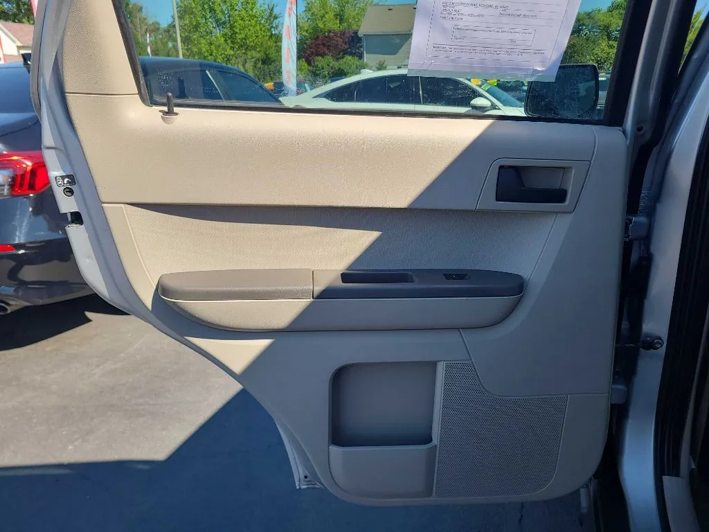 2008 Ford Escape XLS - Photo 23