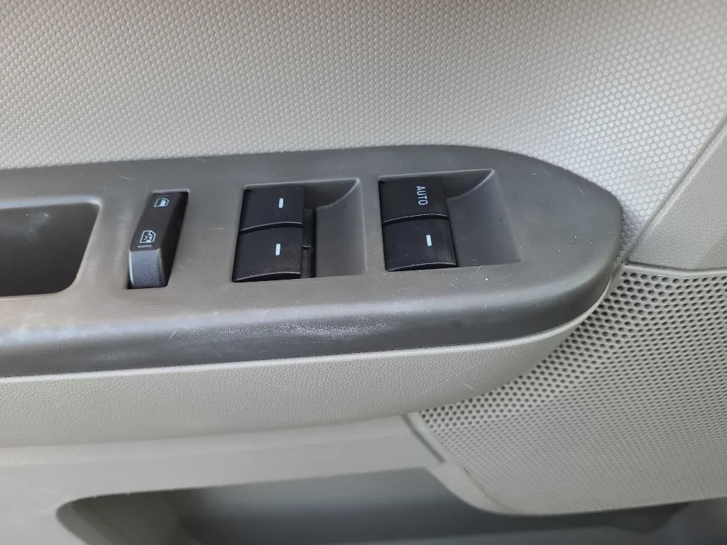 2008 Ford Escape XLS - Photo 19