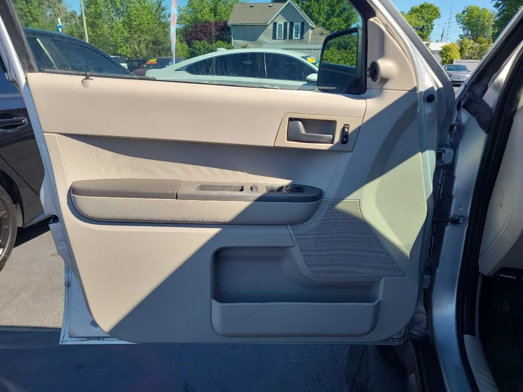 2008 Ford Escape XLS - Photo 21