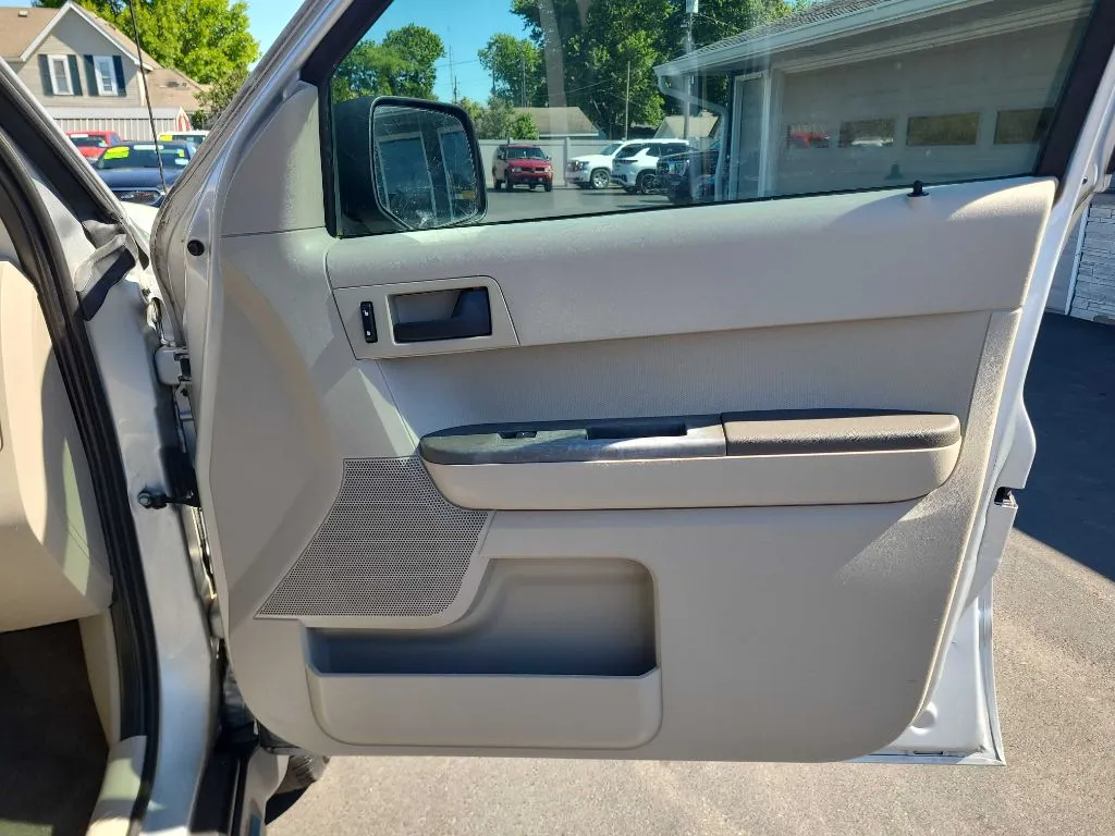 2008 Ford Escape XLS - Photo 22