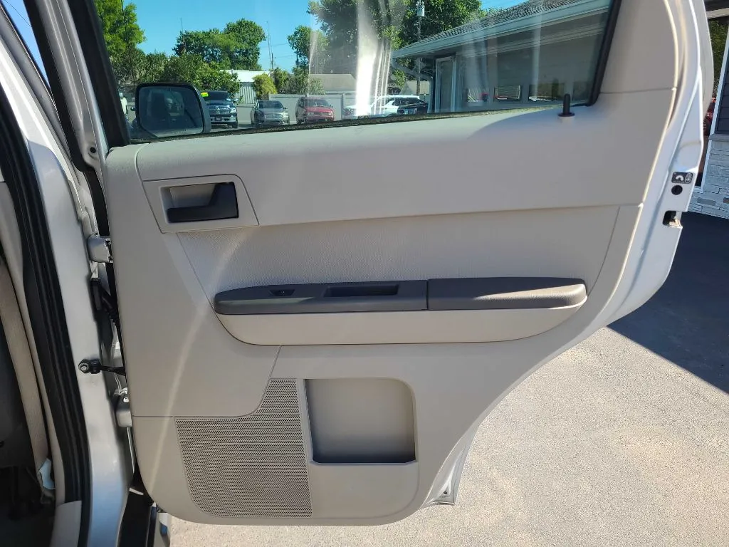 2008 Ford Escape XLS - Photo 24