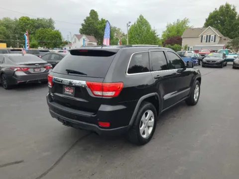 More photos of 2011 JEEP GRAND CHEROKEE LAREDO at Fast Lane Autos, IN