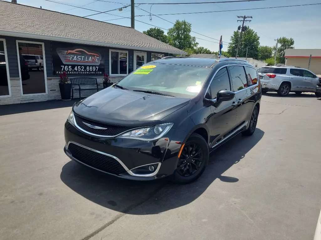 Black 2018 CHRYSLER PACIFICA TOURING L PLUS for sale in Kokomo, IN