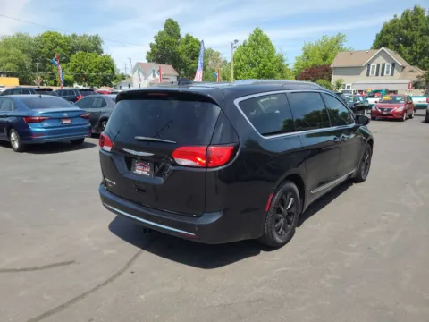 More photos of 2018 CHRYSLER PACIFICA TOURING L PLUS at Fast Lane Autos, IN