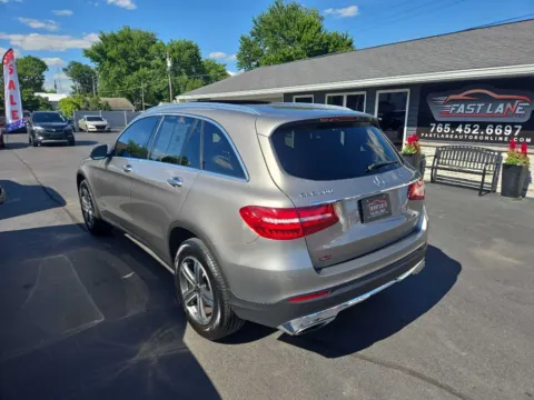 Another view of 2019 MERCEDES-BENZ GLC 300 4MATIC for sale in Kokomo, IN at Fast Lane Autos