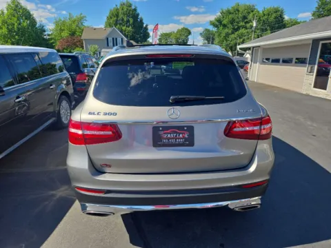 More photos of 2019 MERCEDES-BENZ GLC 300 4MATIC at Fast Lane Autos, IN