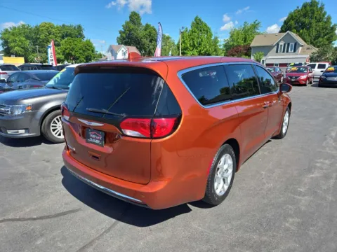 More photos of 2018 CHRYSLER PACIFICA TOURING PLUS at Fast Lane Autos, IN