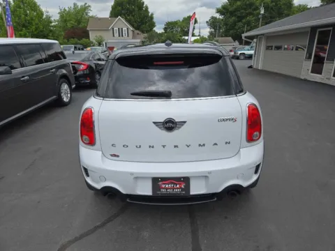 More photos of 2015 MINI COOPER S COUNTRYMAN at Fast Lane Autos, IN