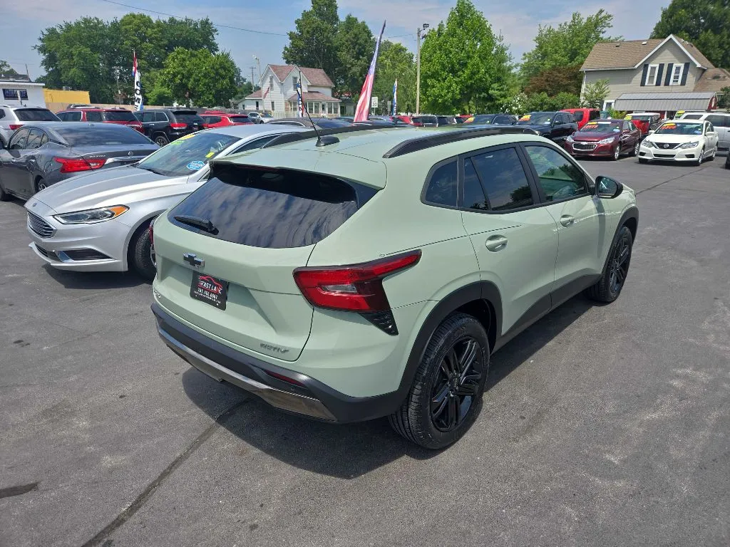 Green 2024 CHEVROLET TRAX ACTIV for sale in Kokomo, IN