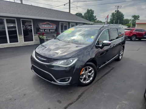 Black 2018 CHRYSLER PACIFICA LIMITED for sale in Kokomo, IN