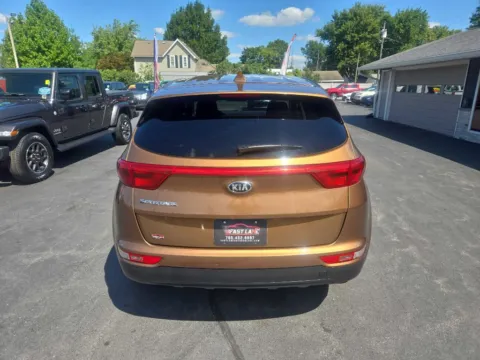 More photos of 2018 KIA SPORTAGE LX at Fast Lane Autos, IN