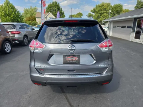 More photos of 2016 NISSAN ROGUE SV at Fast Lane Autos, IN
