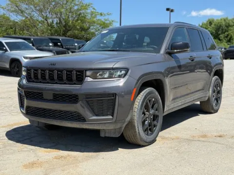 Photos of 2026 Jeep Grand Cherokee Altitude for sale in Crestwood, KY at Glenn Chrysler Dodge Jeep Ram