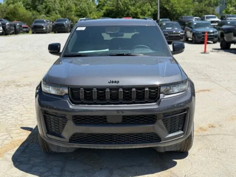 Another view of 2026 Jeep Grand Cherokee Altitude for sale in Crestwood, KY at Glenn Chrysler Dodge Jeep Ram