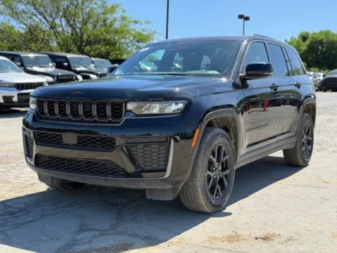 Photos of 2026 Jeep Grand Cherokee Altitude for sale in Crestwood, KY at Glenn Chrysler Dodge Jeep Ram
