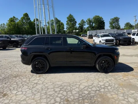 More photos of 2026 Jeep Grand Cherokee Altitude at Glenn Chrysler Dodge Jeep Ram, KY