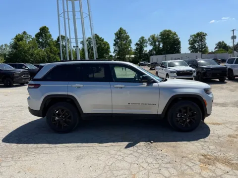More photos of 2026 Jeep Grand Cherokee Altitude at Glenn Chrysler Dodge Jeep Ram, KY