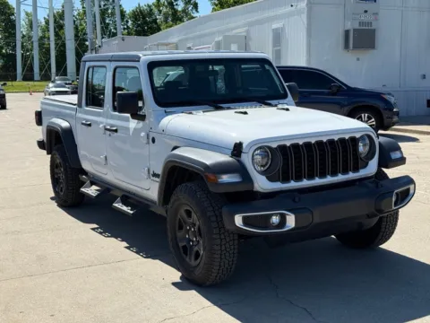 More photos of 2025 Jeep Gladiator Sport at Glenn Chrysler Dodge Jeep Ram, KY