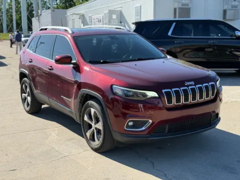 More photos of 2019 Jeep Cherokee Limited at Glenn Chrysler Dodge Jeep Ram, KY