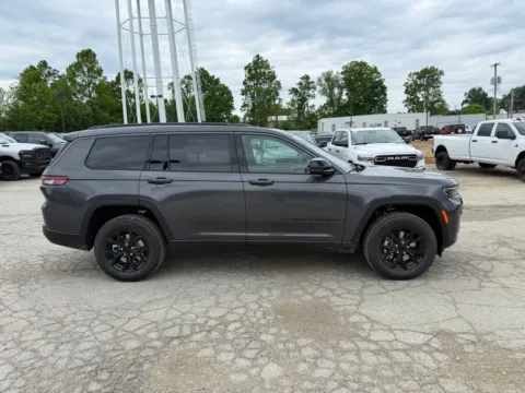 More photos of 2026 Jeep Grand Cherokee L Altitude at Glenn Chrysler Dodge Jeep Ram, KY