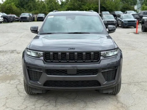 Another view of 2026 Jeep Grand Cherokee L Altitude for sale in Crestwood, KY at Glenn Chrysler Dodge Jeep Ram