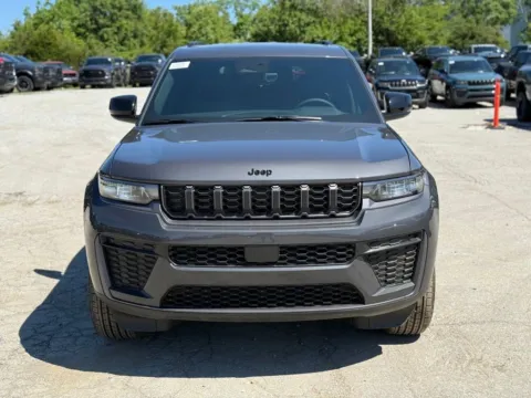 Another view of 2026 Jeep Grand Cherokee L Altitude for sale in Crestwood, KY at Glenn Chrysler Dodge Jeep Ram