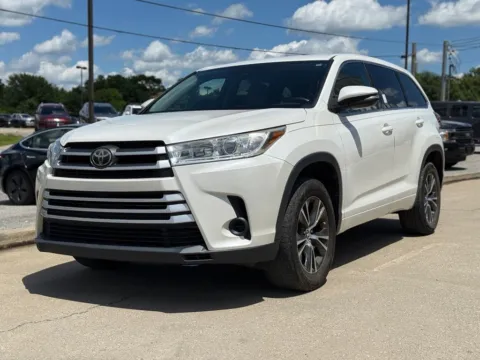 Photos of 2017 Toyota Highlander LE for sale in Crestwood, KY at Glenn Chrysler Dodge Jeep Ram