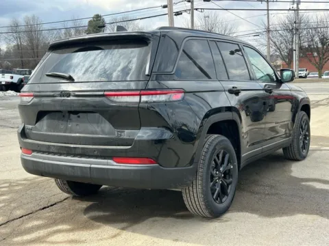 More photos of 2026 Jeep Grand Cherokee Altitude at Glenn Chrysler Dodge Jeep Ram, KY