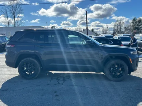More photos of 2026 Jeep Grand Cherokee Altitude at Glenn Chrysler Dodge Jeep Ram, KY