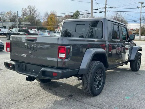 More photos of 2026 Jeep Gladiator Sport S at Glenn Chrysler Dodge Jeep Ram, KY