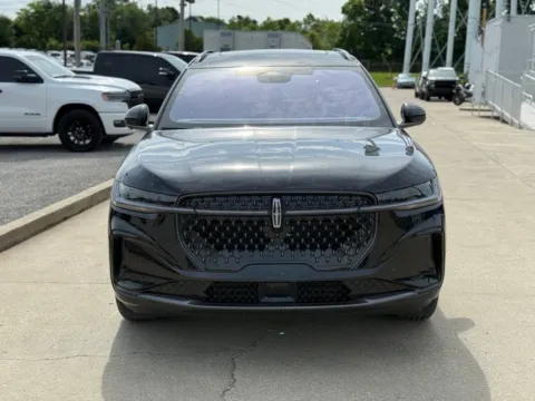Another view of 2025 Lincoln Nautilus Reserve for sale in Crestwood, KY at Glenn Chrysler Dodge Jeep Ram