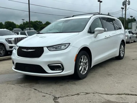 Photos of 2022 Chrysler Pacifica Touring L for sale in Crestwood, KY at Glenn Chrysler Dodge Jeep Ram