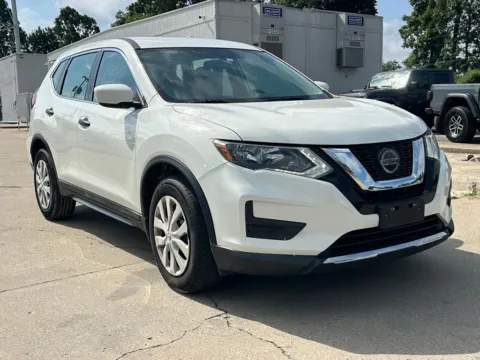 More photos of 2018 Nissan Rogue S at Glenn Chrysler Dodge Jeep Ram, KY