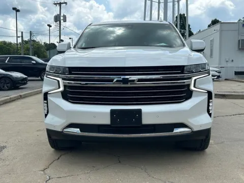 Another view of 2022 Chevrolet Suburban LT for sale in Crestwood, KY at Glenn Chrysler Dodge Jeep Ram