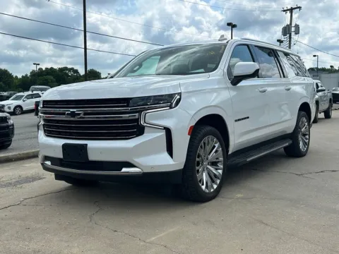 Photos of 2022 Chevrolet Suburban LT for sale in Crestwood, KY at Glenn Chrysler Dodge Jeep Ram