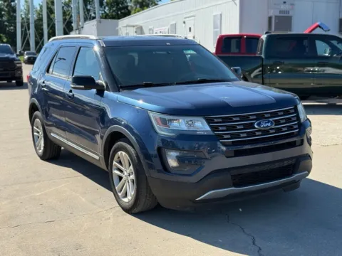 More photos of 2016 Ford Explorer XLT at Glenn Chrysler Dodge Jeep Ram, KY