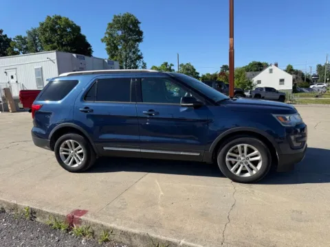 More photos of 2016 Ford Explorer XLT at Glenn Chrysler Dodge Jeep Ram, KY