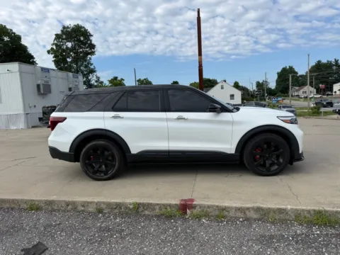 More photos of 2022 Ford Explorer ST at Glenn Chrysler Dodge Jeep Ram, KY