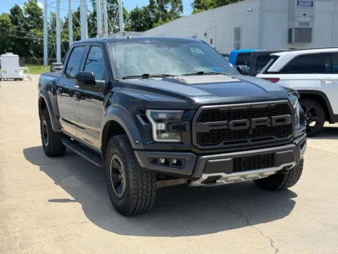 More photos of 2017 Ford F-150 Raptor at Glenn Chrysler Dodge Jeep Ram, KY