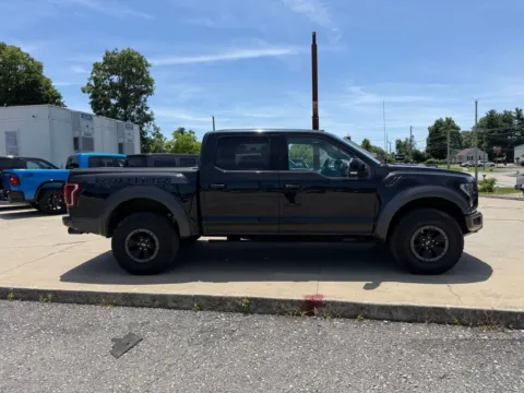More photos of 2017 Ford F-150 Raptor at Glenn Chrysler Dodge Jeep Ram, KY