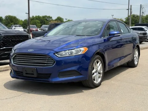 Photos of 2016 Ford Fusion SE for sale in Crestwood, KY at Glenn Chrysler Dodge Jeep Ram
