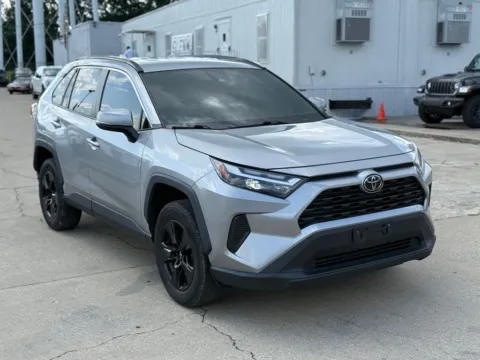 More photos of 2022 Toyota RAV4 XLE at Glenn Chrysler Dodge Jeep Ram, KY
