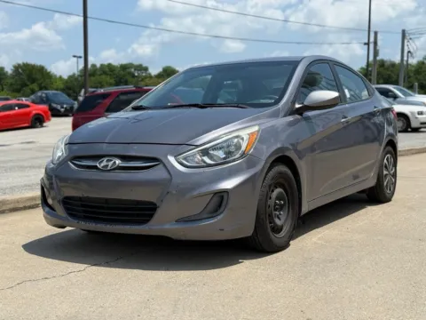Photos of 2016 Hyundai Accent SE for sale in Crestwood, KY at Glenn Chrysler Dodge Jeep Ram