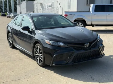 More photos of 2024 Toyota Camry SE at Glenn Chrysler Dodge Jeep Ram, KY