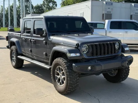More photos of 2024 Jeep Gladiator Sport S at Glenn Chrysler Dodge Jeep Ram, KY
