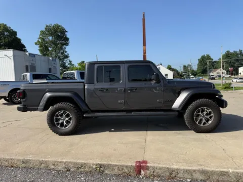More photos of 2024 Jeep Gladiator Sport S at Glenn Chrysler Dodge Jeep Ram, KY