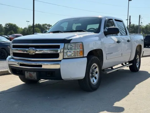 Photos of 2011 Chevrolet Silverado 1500 LT for sale in Crestwood, KY at Glenn Chrysler Dodge Jeep Ram
